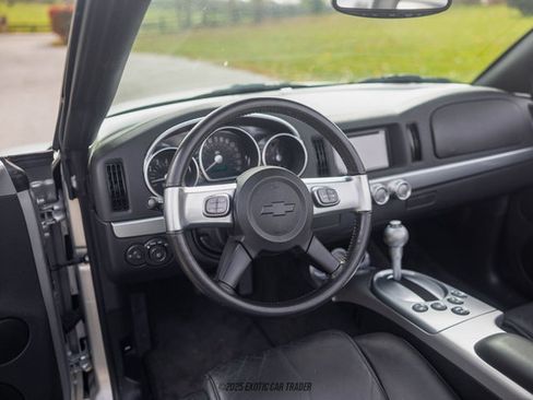 Used 2005 Chevrolet SSR w/ Preferred Equipment Group image 35