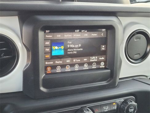 Certified 2021 Jeep Wrangler Islander image 9