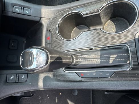 Used 2018 GMC Acadia SLT FWD image 17