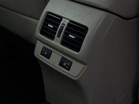 Used 2015 Subaru Outback 3.6R Limited image 13