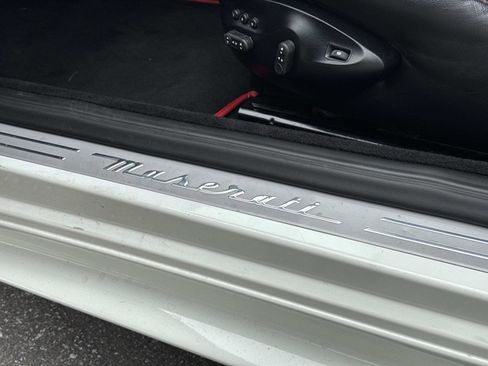 Used 2018 Maserati GranTurismo Sport RWD image 11