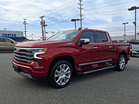 Used 2023 Chevrolet Silverado 1500 High Country w/ Technology Package image 3
