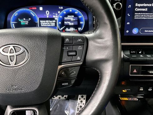 Used 2025 Toyota Camry XSE AWD/4WD image 25