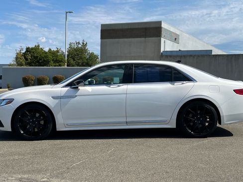 Used 2018 Lincoln Continental Reserve w/ Continental Climate Package AWD/4WD image 9