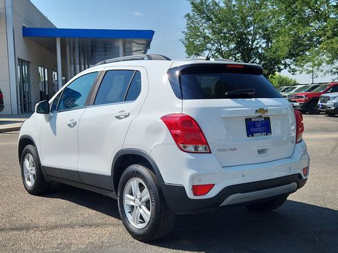 Used 2020 Chevrolet Trax LT w/ Driver Confidence Package AWD/4WD image 3