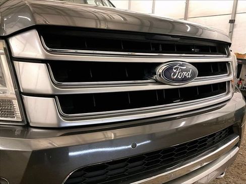 Used 2017 Ford Expedition Platinum AWD/4WD image 30