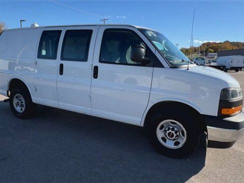Used 2019 GMC Savana 2500 w/ Driver Convenience Package image 2