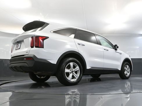 Used 2023 Kia Sorento LX AWD/4WD image 52