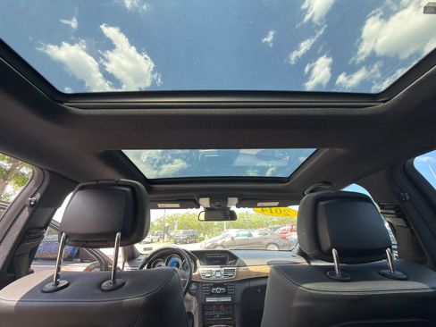 Used 2014 Mercedes-Benz E 350 4MATIC Sedan image 18