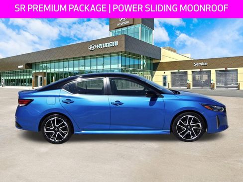 Used 2024 Nissan Sentra SR w/ SR Premium Package image 4