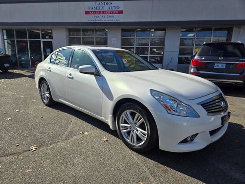 Used 2013 INFINITI G37 x Sedan w/ Premium Pkg image 4