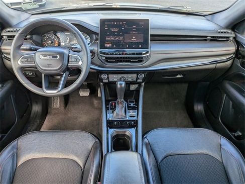 Used 2023 Jeep Compass Trailhawk image 13