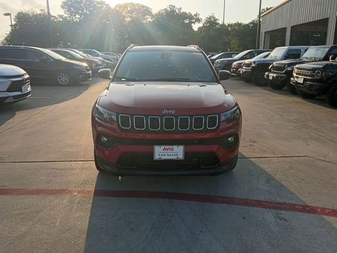 Used 2025 Jeep Compass Latitude w/ Sun & Sound Group image 5