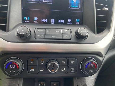 Used 2019 GMC Acadia SLT AWD/4WD image 16