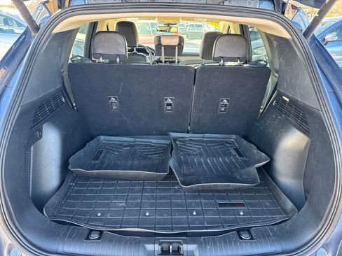 Used 2020 Ford Escape Titanium image 17