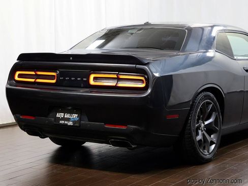 Used 2019 Dodge Challenger R/T RWD image 15