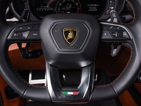 Used 2022 Lamborghini Urus AWD/4WD image 43