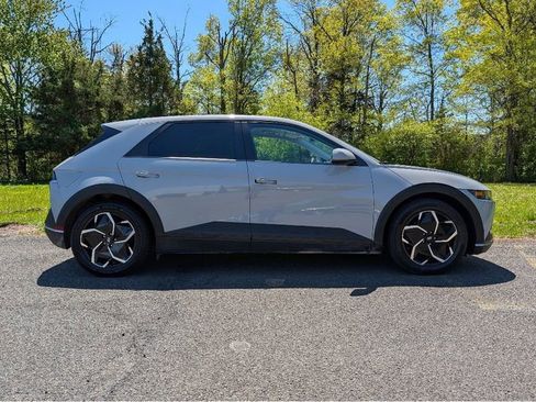 Used 2024 Hyundai Ioniq 5 SEL AWD/4WD image 4