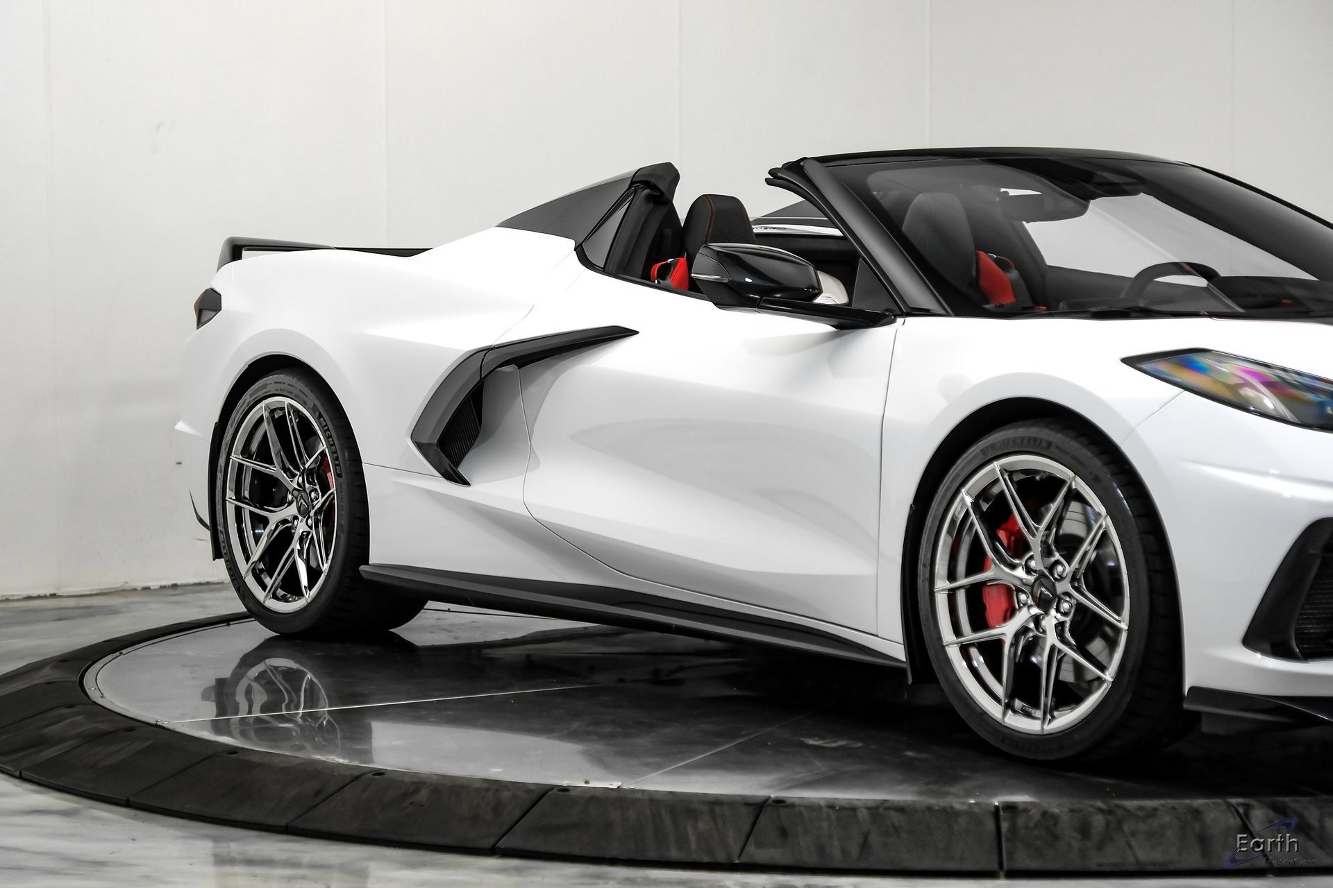 Used 2024 Chevrolet Corvette Stingray Premium Conv w/ Z51 Performance Package RWD image 33