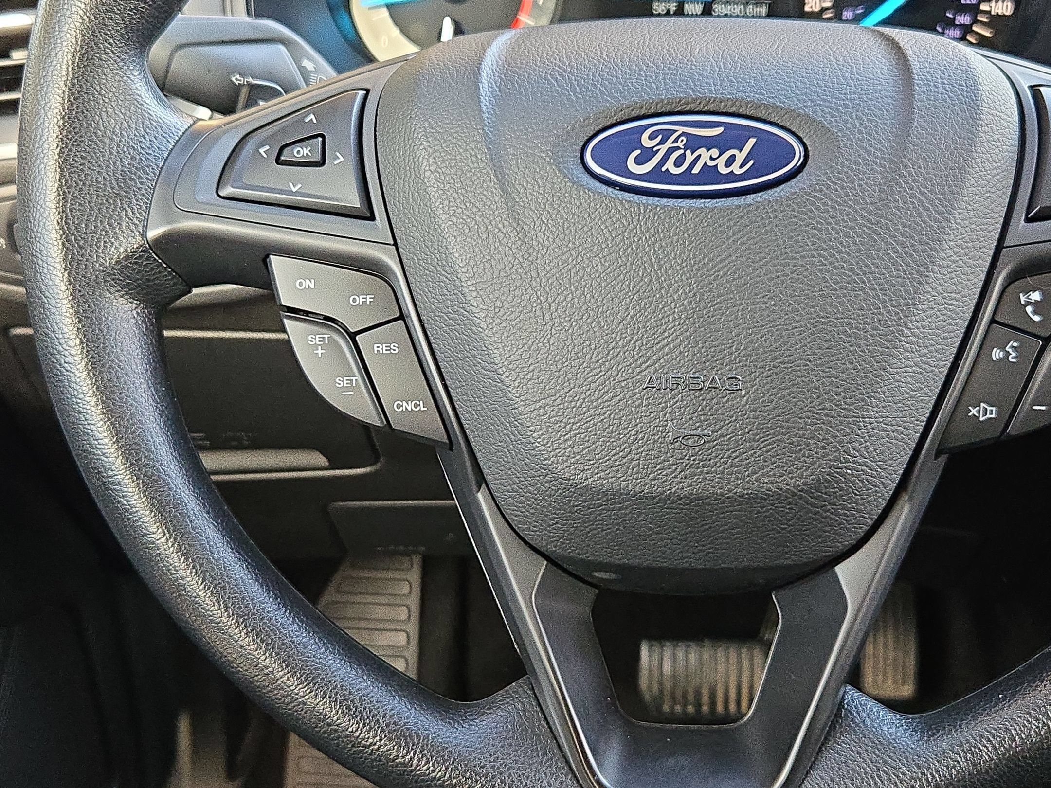 Used 2018 Ford Edge SE FWD image 21