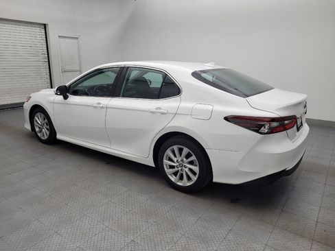 Used 2021 Toyota Camry LE image 3