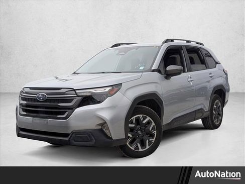 Used 2025 Subaru Forester Premium image 1