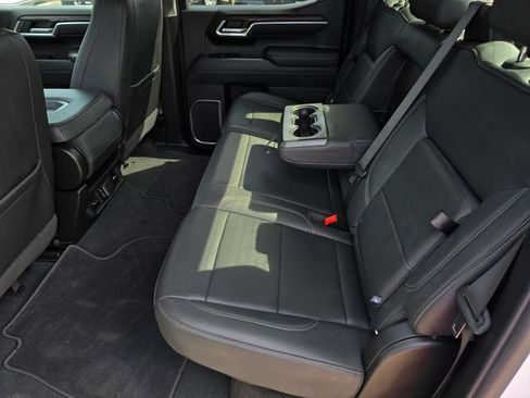 Used 2025 GMC Sierra 1500 SLT AWD/4WD image 38