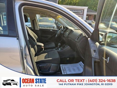 Used 2018 Volkswagen Tiguan Limited w/ Premium Package AWD/4WD image 13