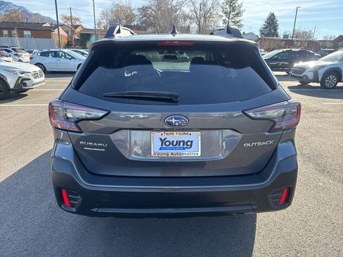 Used 2020 Subaru Outback Premium image 4