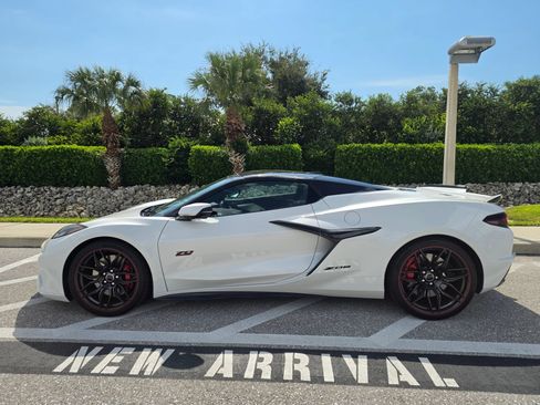 Used 2023 Chevrolet Corvette Z06 RWD image 8
