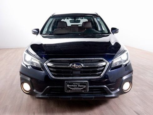 Used 2018 Subaru Outback 2.5i Touring image 2