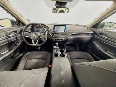 Used 2024 Nissan Altima 2.5 SV FWD image 10