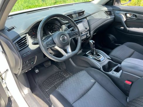 Used 2017 Nissan Rogue SV FWD image 15