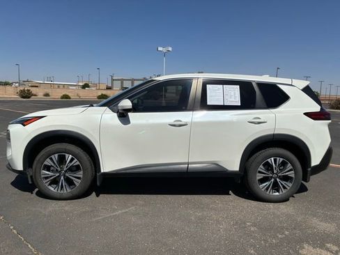 Certified 2023 Nissan Rogue SV FWD image 3