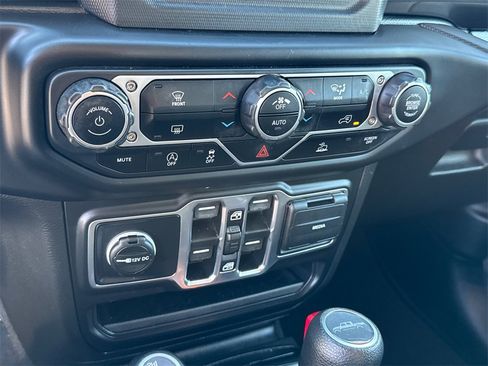 Used 2022 Jeep Gladiator Sport image 31