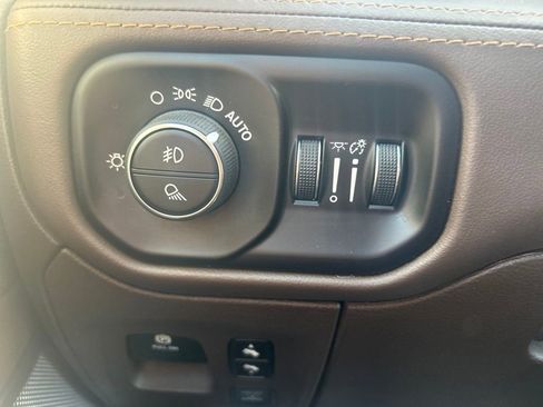 Used 2025 RAM 1500 Limited AWD/4WD image 19