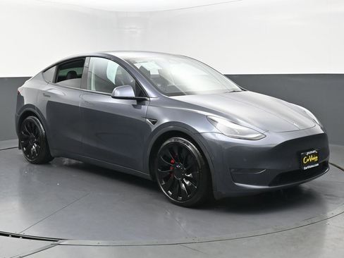 Used 2022 Tesla Model Y Performance image 2