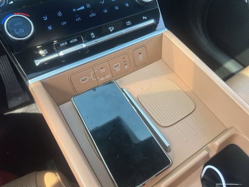 Used 2024 Hyundai Santa Fe Limited image 23