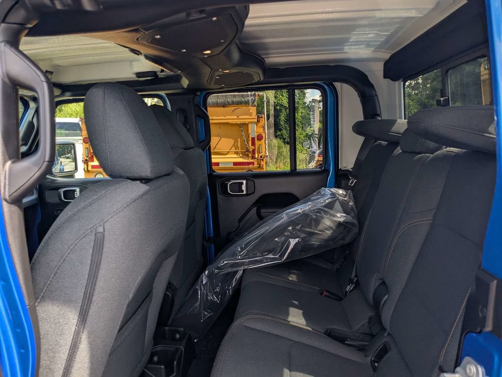 New 2026 Jeep Gladiator Sport AWD/4WD image 14