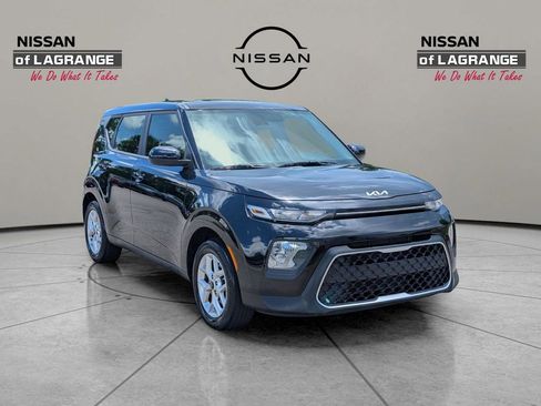 Used 2022 Kia Soul LX w/ Technology Package FWD image 3