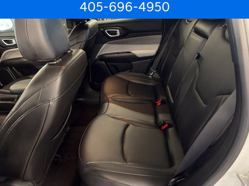 Used 2024 Jeep Compass Latitude AWD/4WD image 18