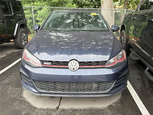 Used 2018 Volkswagen GTI SE FWD image 2