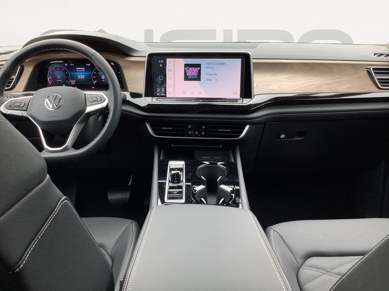 New 2025 Volkswagen Atlas SE FWD image 13