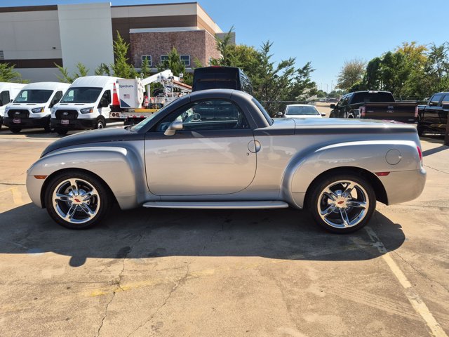 Used 2005 Chevrolet SSR w/ Preferred Equipment Group RWD image 9
