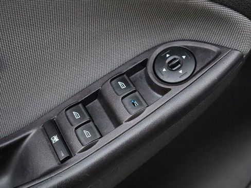 Used 2014 Ford Focus SE FWD image 32