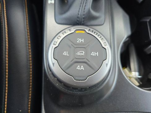 Used 2021 Ford Bronco Badlands image 30