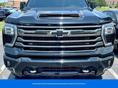 Used 2024 Chevrolet Silverado 3500 High Country w/ Technology Package AWD/4WD image 4