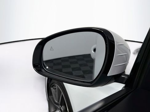 Used 2025 Genesis G70 2.5T RWD image 16