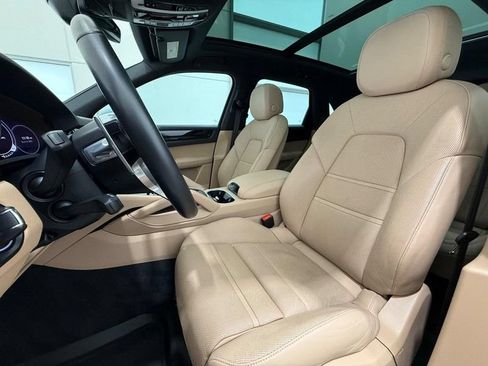 Used 2022 Porsche Cayenne E-Hybrid AWD/4WD image 5