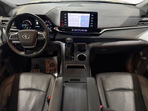 Used 2021 Toyota Sienna XLE image 41